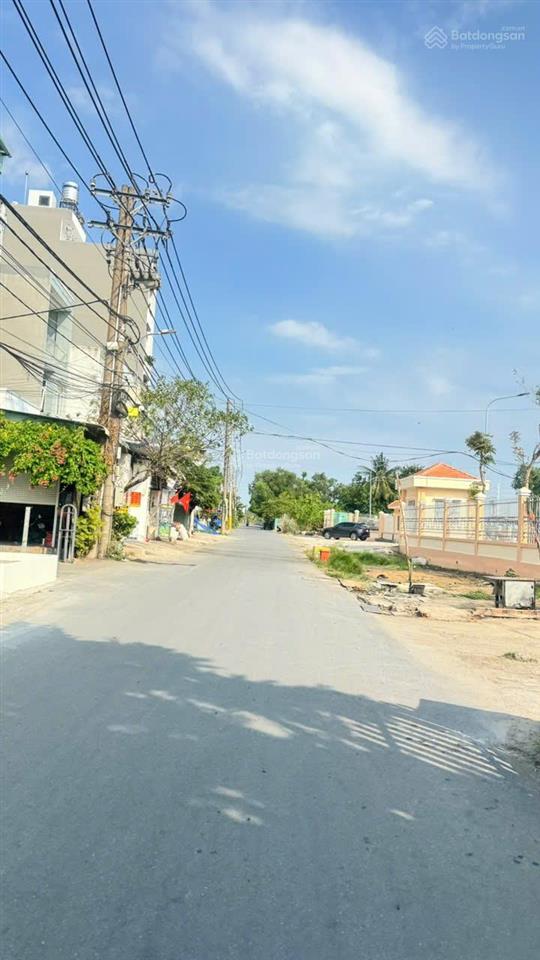 Bán mặt tiền đường thông đối diện trường tiểu học phú hữu quận 9 240m2 7,5 tỷ sổ hồng 0764 994 ***