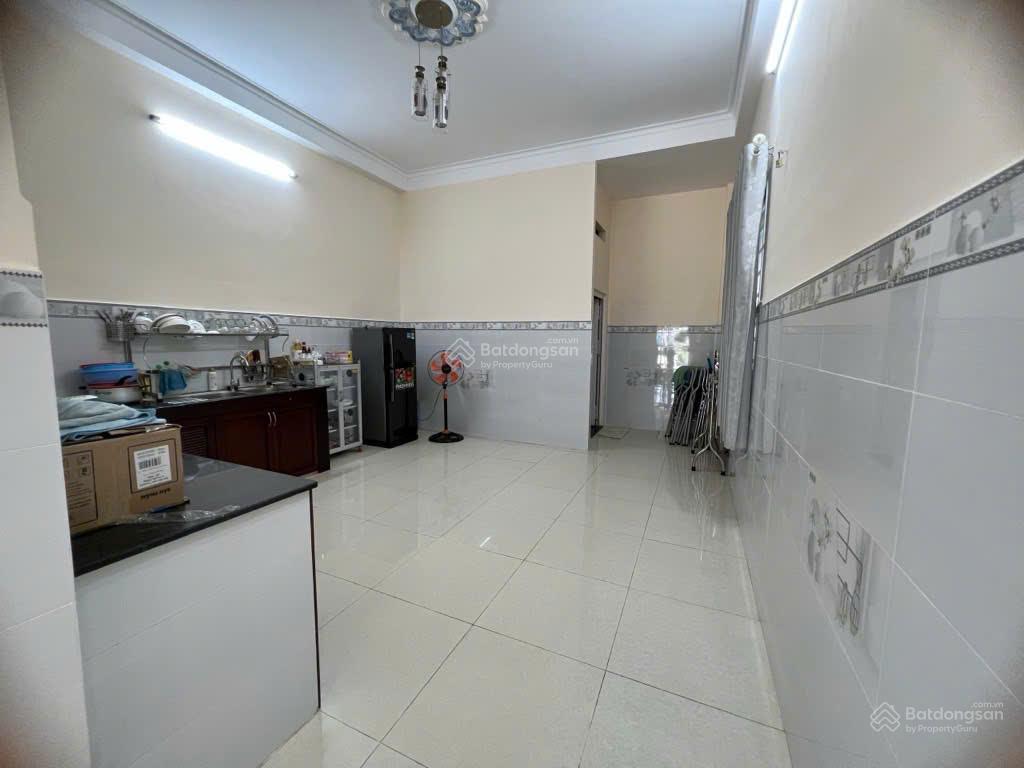 Bán nhà 2 tầng hxh gần cầu ông nhiêu p phú hữu quận 9  99m2 sổ hồng 5,6 tỷ 0764 994 ***