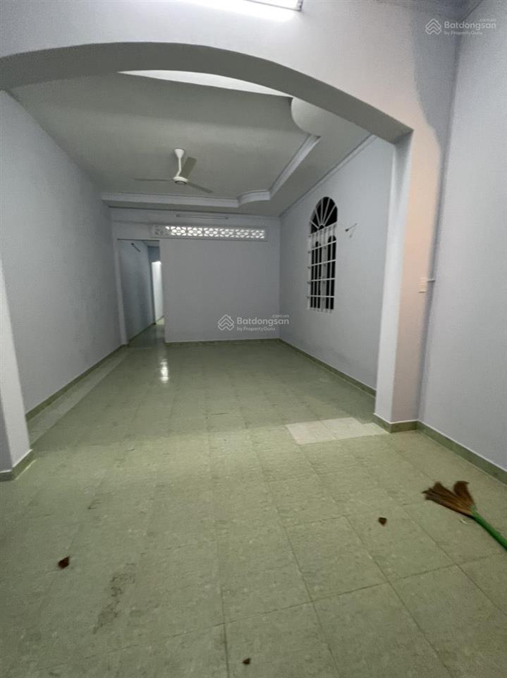 Bán nhà mặt tiền đường 836 p phú hữu giáp quận 2 hxt 120m2 7,5 tỷ 0764 994 ***
