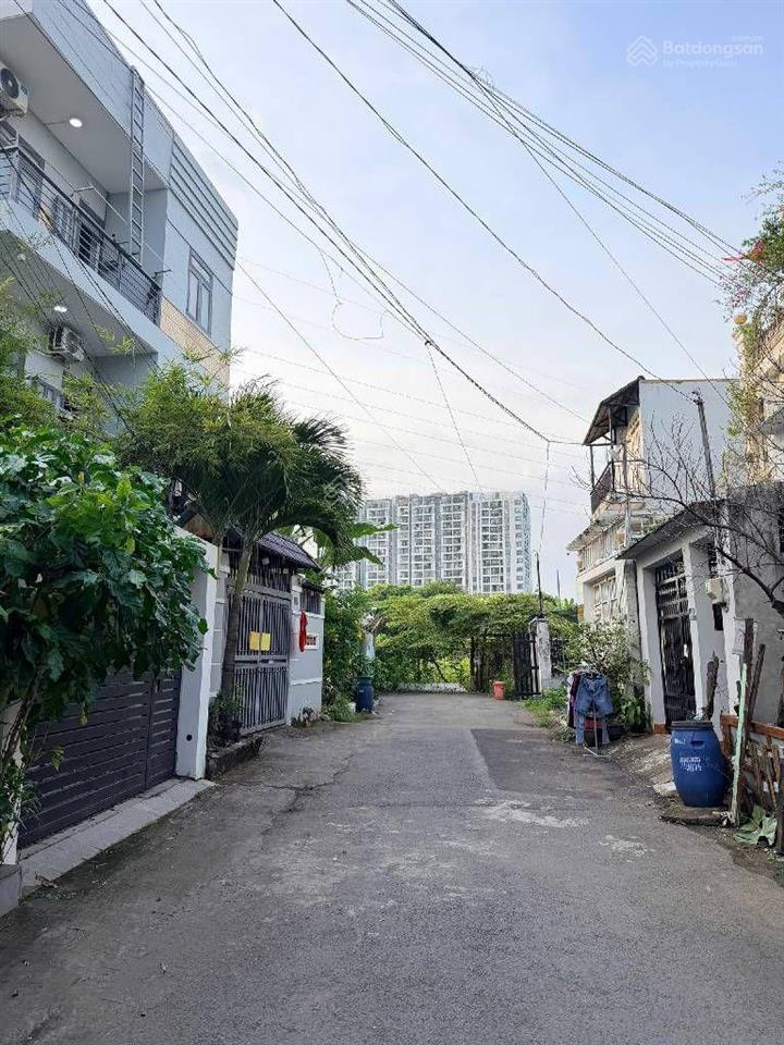 Bán nhà 1 trêt 1 lầu hẻm xe tải p phú hữu quận 9 80m2 tbac oto đậu trong nhà 6,3 tỷ sổ hồng bao sổ