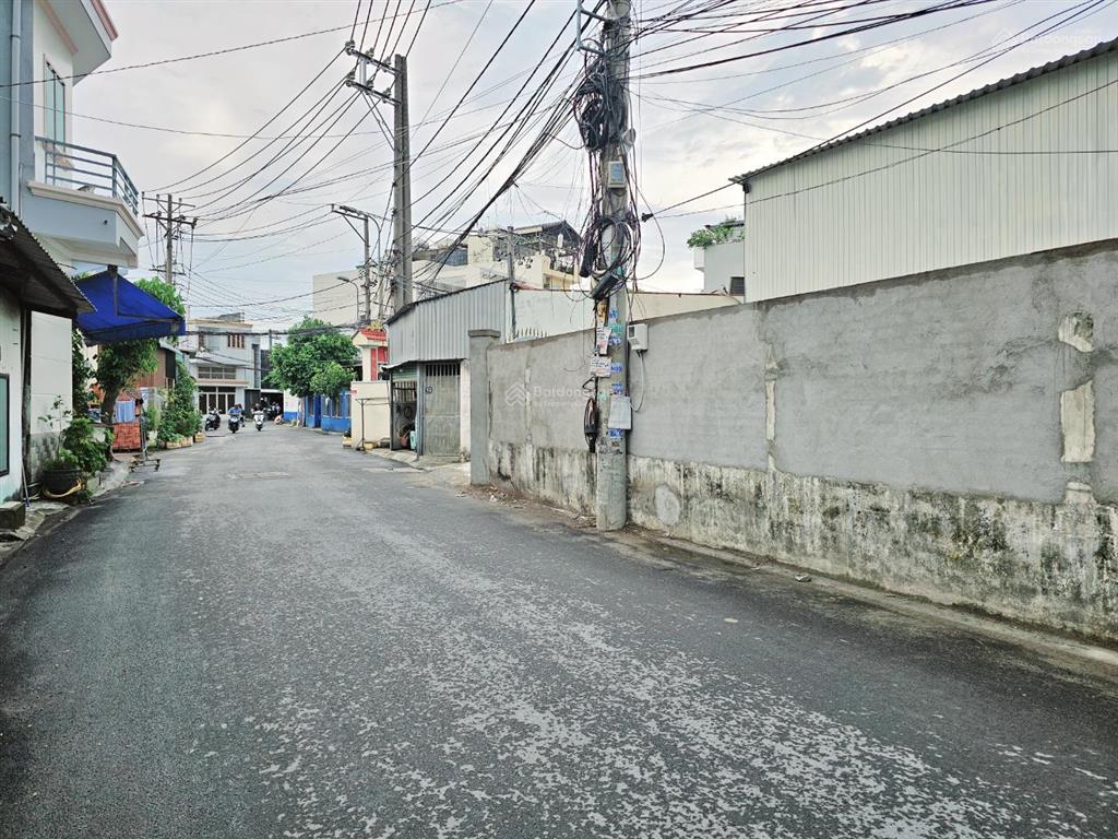 4,8 tỷ /125m2 bán nhà phú hữu, quận 9 tphcm sổ hồng xdtd đường xe tải thông 0764 994 ***