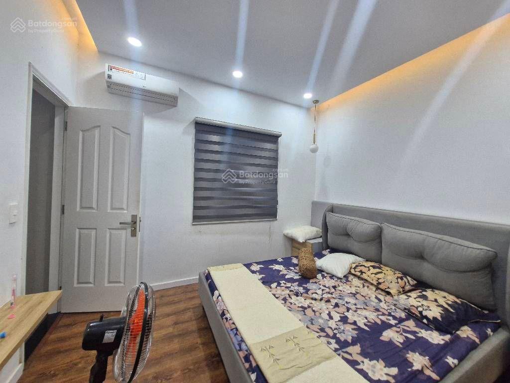 Bán nhà 3 tầng xe hơi đậu cửa 75m2 5x15m p phú hữu quận 9 lvcc 5,8 tỷ