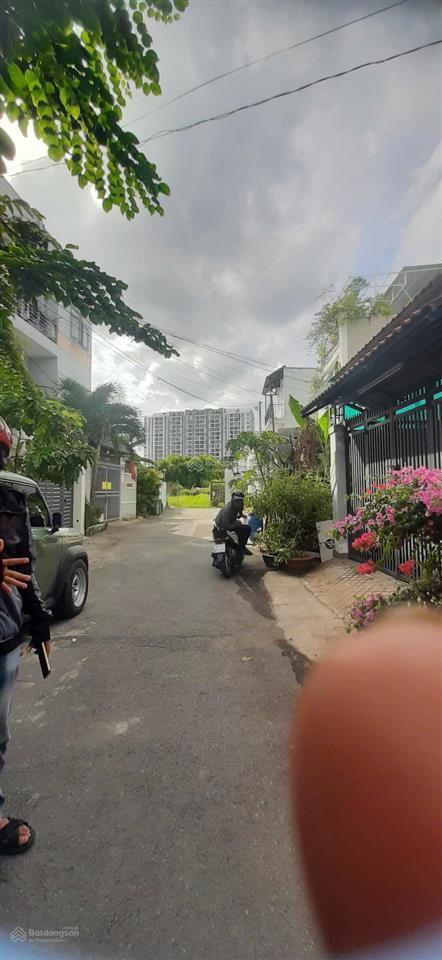 Bán nhà 80m2 2 tầng 6 tỷ p. phú hữu, quận 9