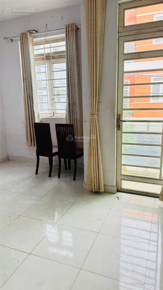Chính chủ nhà gần vòng xoay phú hữu quận 9 3 tầng 3pn 9tr/tháng