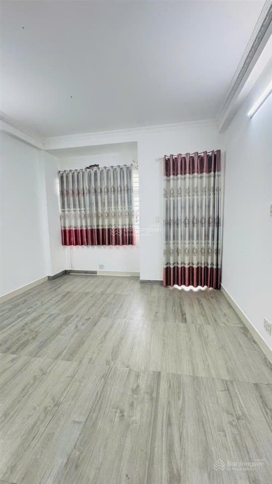 Chính chủ nhà gần vòng xoay phú hữu quận 9 3 tầng 3pn 9tr/tháng