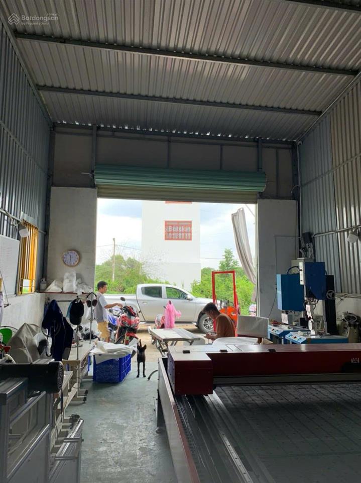 Cho thuê nhà 125m2 ngang 5m như hình gần vòng xoay phú hữu quận 9 5,5tr