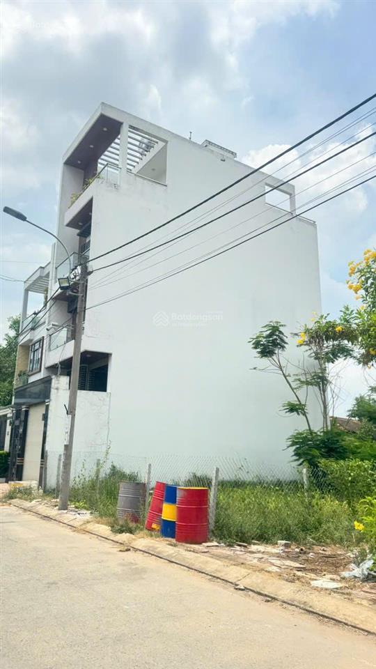 Đất phú hữu quận 9 83m2 5 tỷ sổ hồng xây dựng đ9m 0764 994 ***
