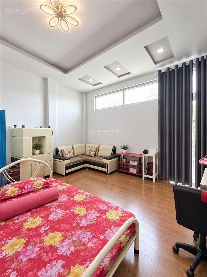 Nhà 4 tầng 3 mặt tiên 133m2 7,3x18m 7,99 tỷ ngay chung cư ricca gò cát phú hữu q9 sổ hồng đ9m