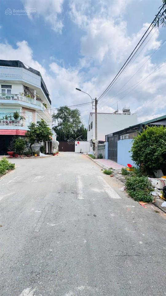 Nhà 4 tầng 3 mặt tiên 133m2 7,3x18m 7,99 tỷ ngay chung cư ricca gò cát phú hữu q9 sổ hồng đ9m