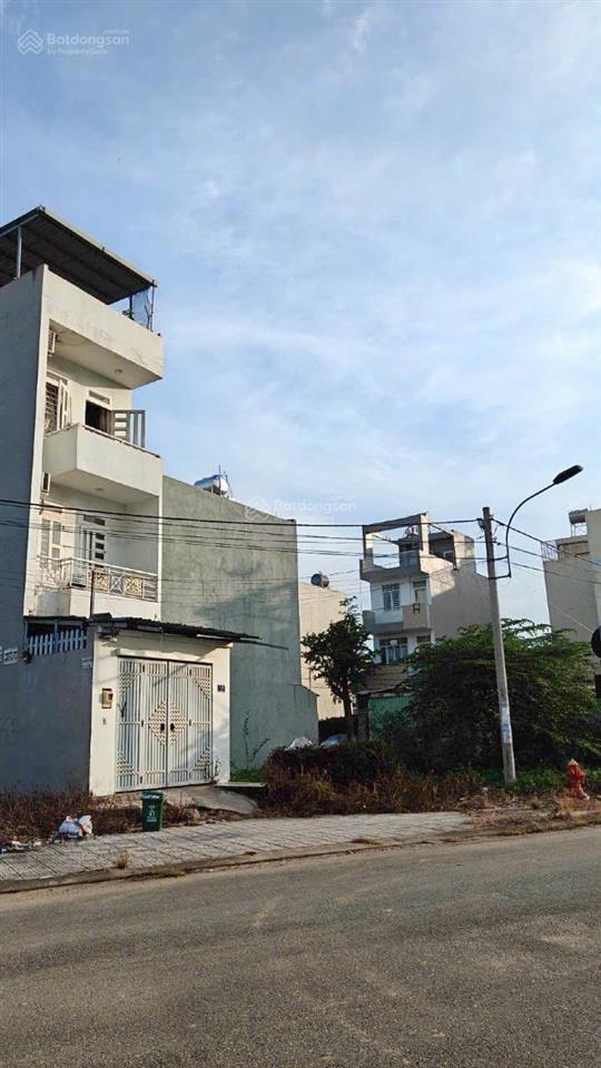 Bán gấp đất phú hữu quận 9 61,6m2 sổ hồng 3 tỷ đường 20m