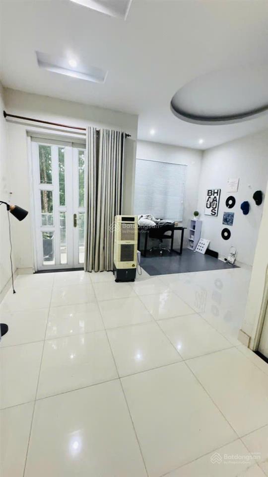 Bán nhà hxh 3 tầng 96m2 6x16m ngay chung cư ricca gò cát  p phú hữu q9 5,9 tỷ shr 0764 994 ***