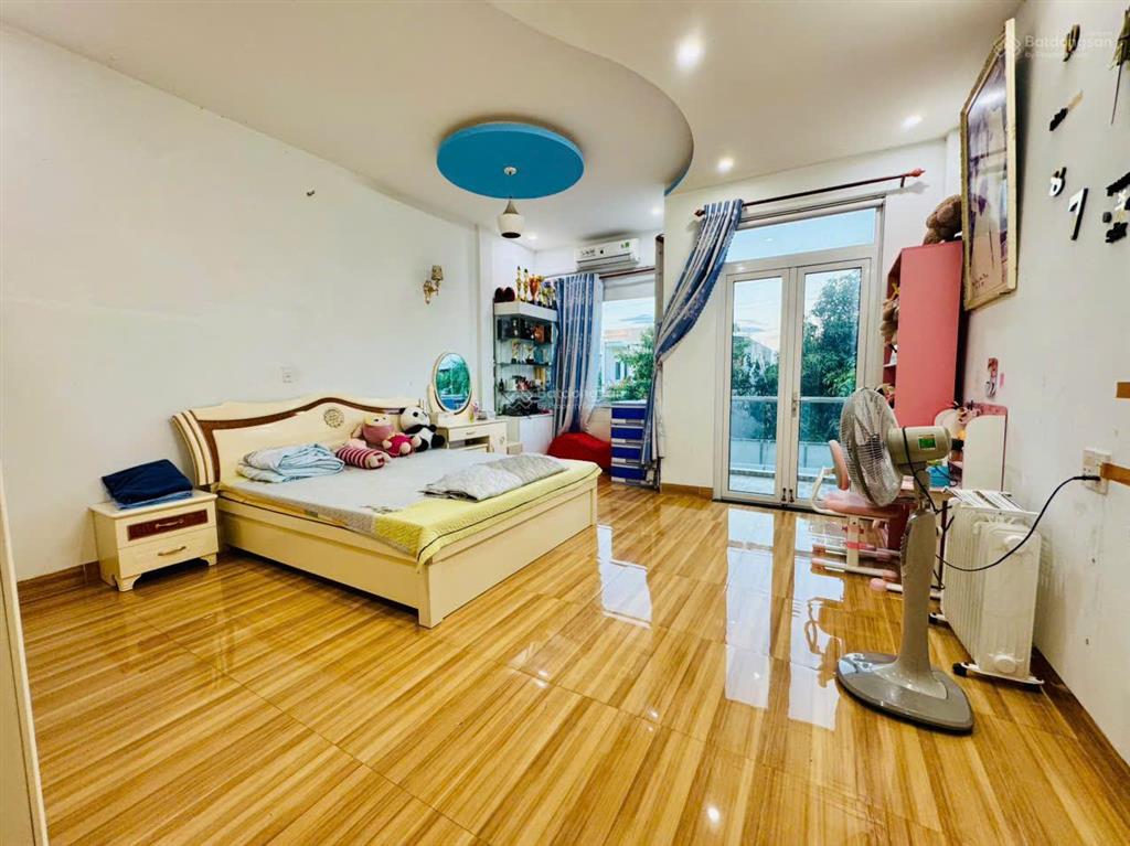 Chính chủ cắt giá bán nhanh nhà 3 tầng hòa quý nhà đẹp, vào ở ngay, giá tốt