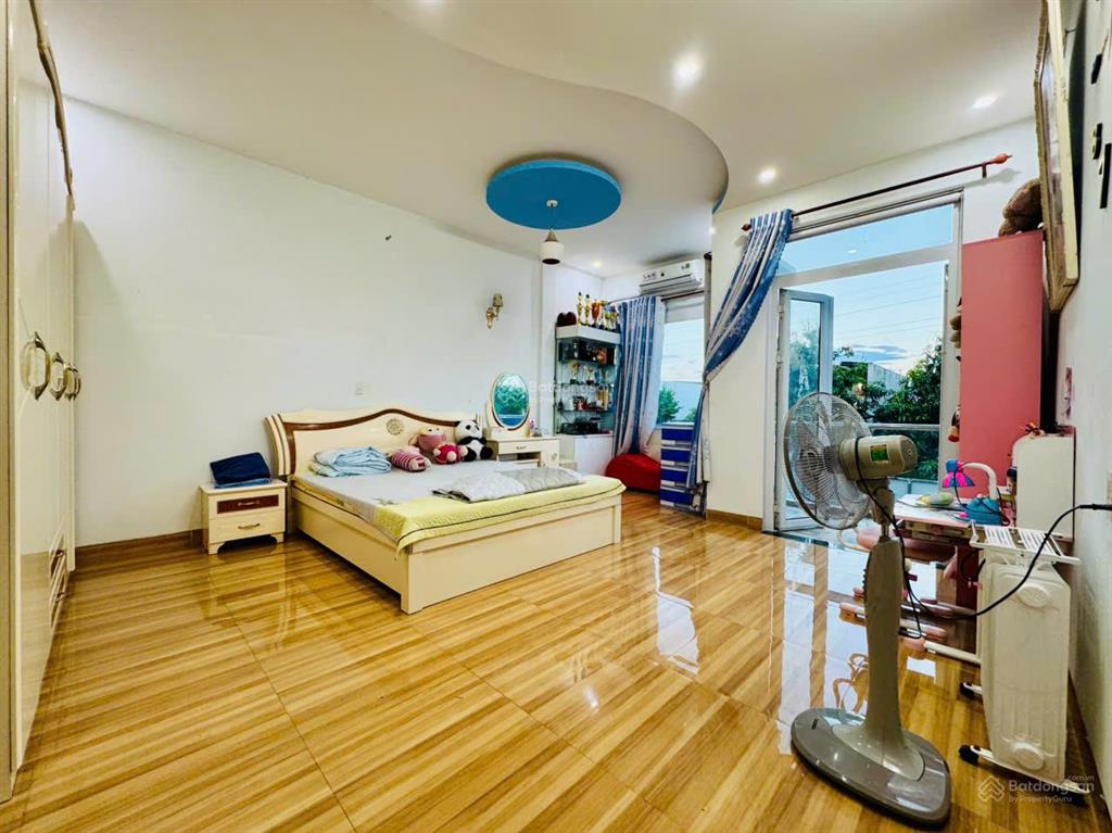 Chính chủ cắt giá bán nhanh nhà 3 tầng hòa quý nhà đẹp, vào ở ngay, giá tốt