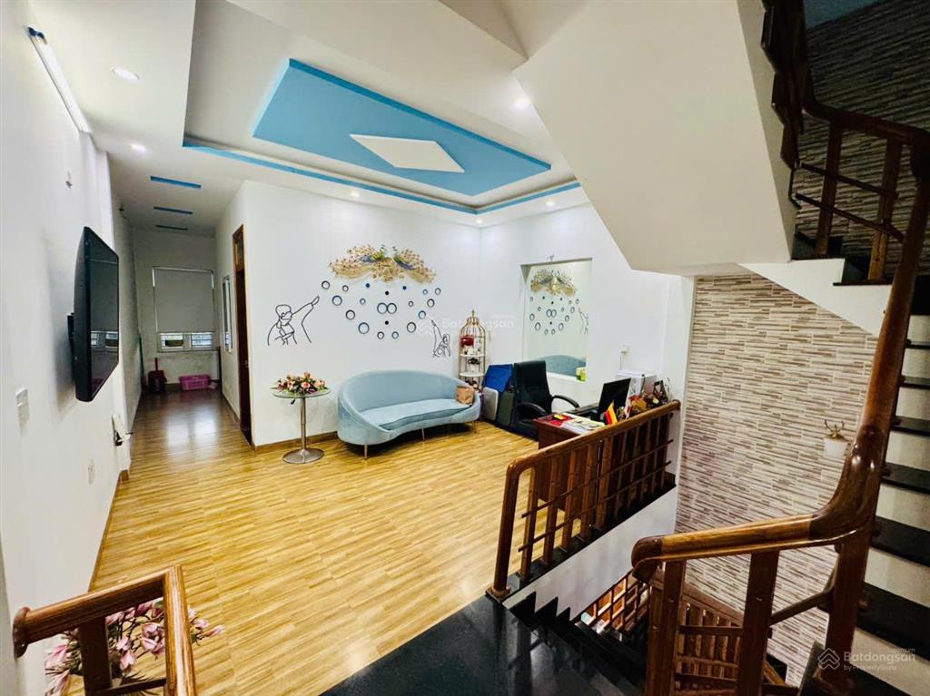 Chính chủ cắt giá bán nhanh nhà 3 tầng hòa quý nhà đẹp, vào ở ngay, giá tốt