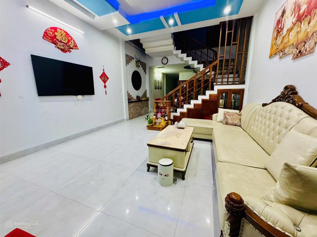 Chính chủ cắt giá bán nhanh nhà 3 tầng hòa quý nhà đẹp, vào ở ngay, giá tốt
