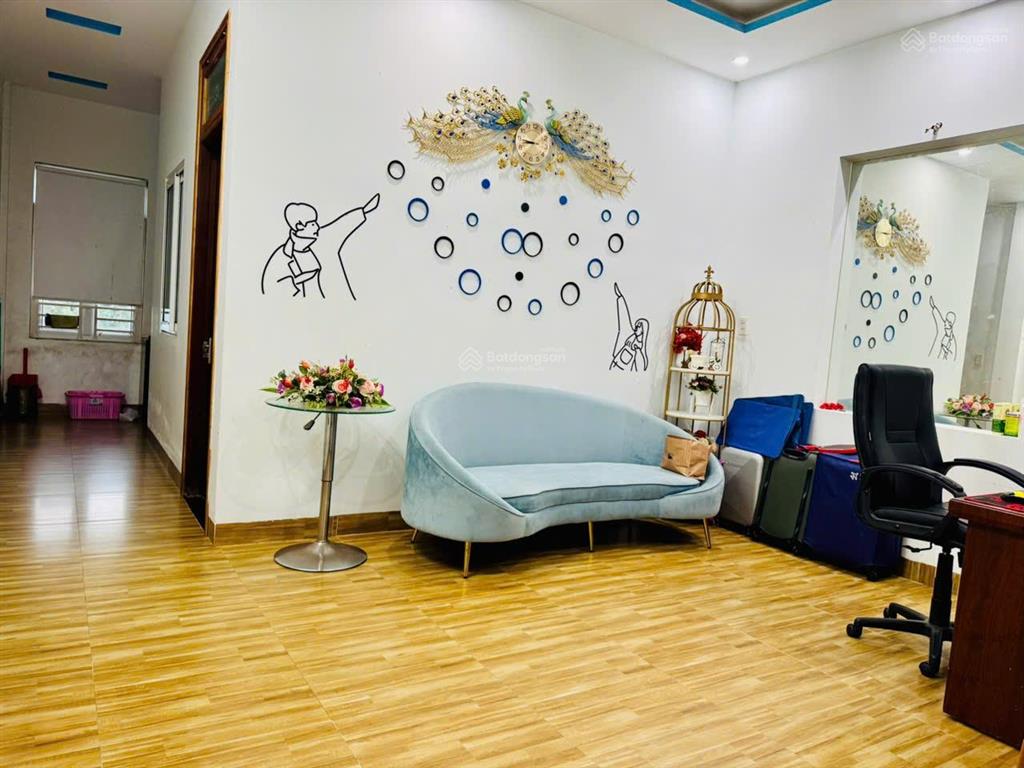 Chính chủ cắt giá bán nhanh nhà 3 tầng hòa quý nhà đẹp, vào ở ngay, giá tốt