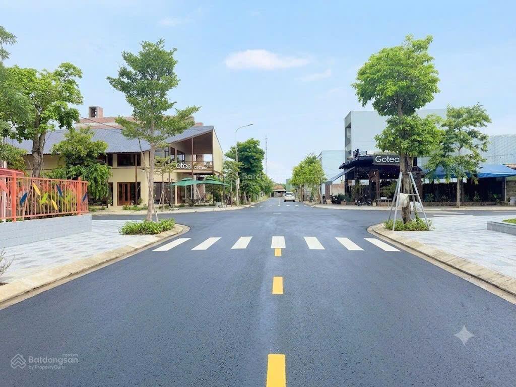 Đất kinh doanh đẹp epic town điện thắng cạnh ngã tư view cổng trường giá tốt