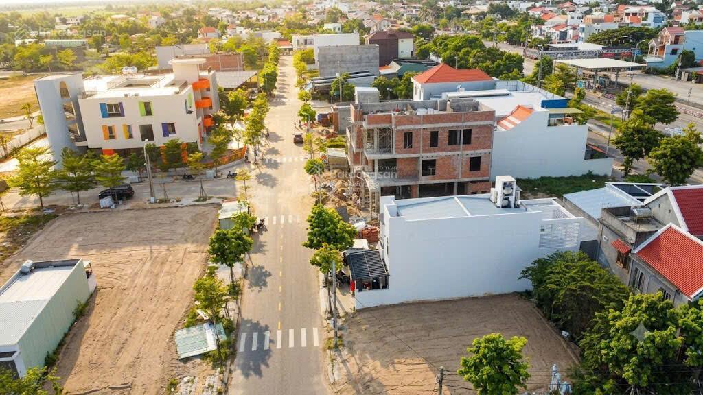 Đất kinh doanh đẹp epic town điện thắng cạnh ngã tư view cổng trường giá tốt