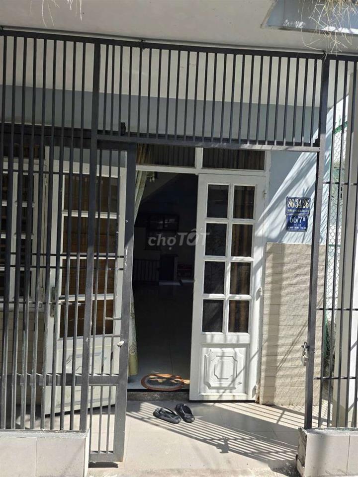 cần bán nhà chính chủ phường 8, sát mercedez quang trung