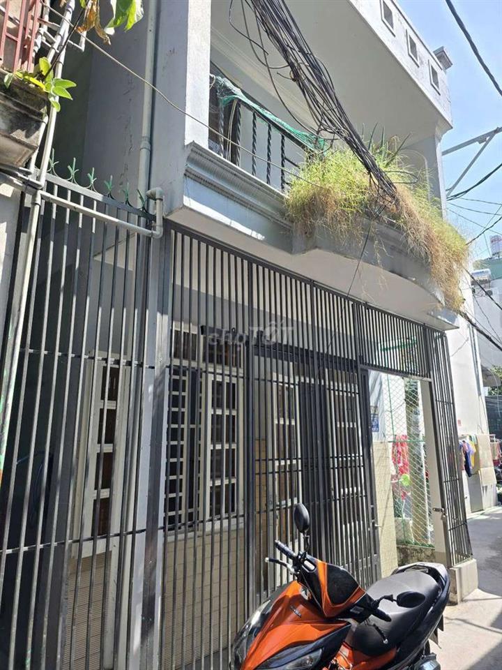 cần bán nhà chính chủ phường 8, sát mercedez quang trung