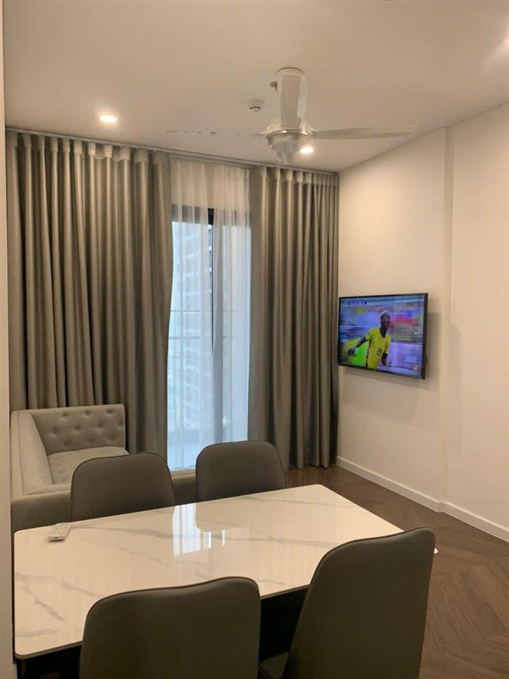 Cho thuê căn 2PN Lumiere Evergreen Tòa A3 full đồ 14 triệu. LH 0989516655