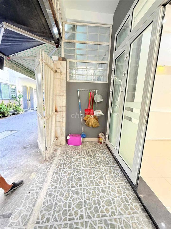 Cho thuê nhà nguyên căn 2 tầng, full nội thất, trung tâm Đà Nẵng
