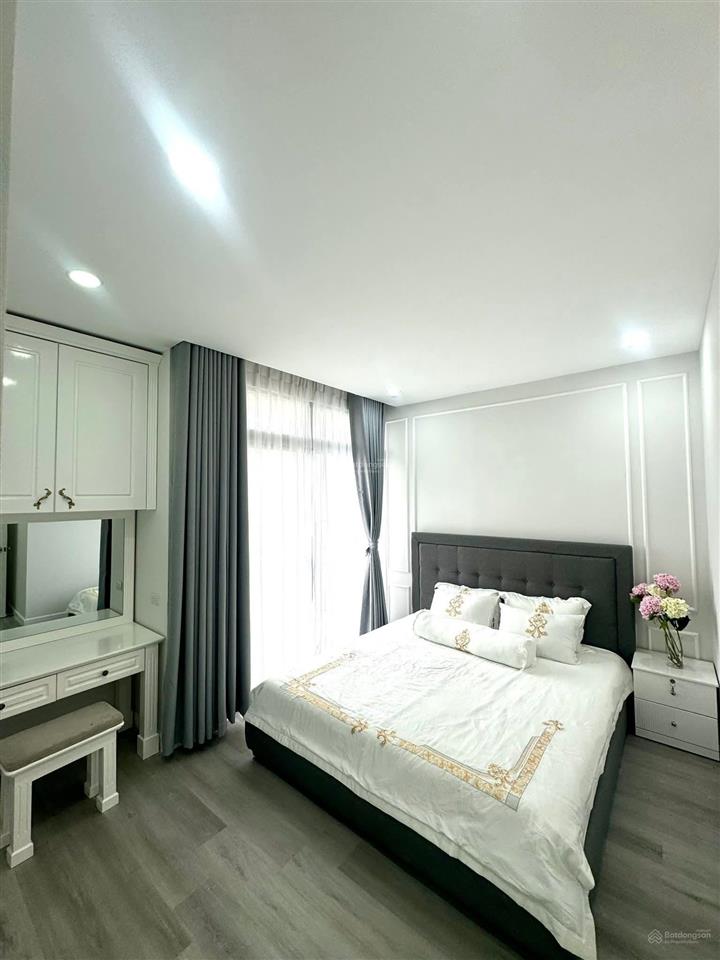 Bán căn hộ star hill phú mỹ hưng,95m, 3pn,2wc, full nội thất mới,kèm ô xe hơi giá chỉ 9.xty