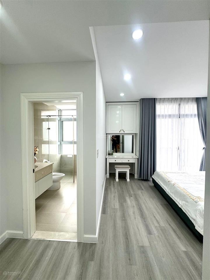 Bán căn hộ star hill phú mỹ hưng,95m, 3pn,2wc, full nội thất mới,kèm ô xe hơi giá chỉ 9.xty