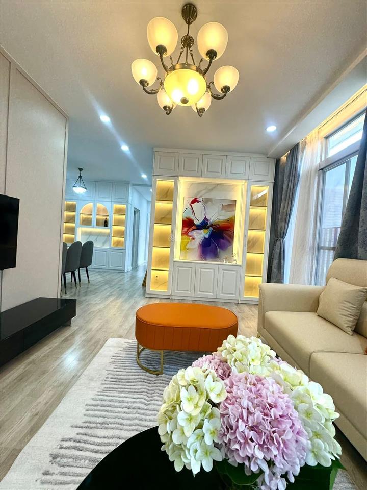 Bán căn hộ star hill phú mỹ hưng,95m, 3pn,2wc, full nội thất mới,kèm ô xe hơi giá chỉ 9.xty