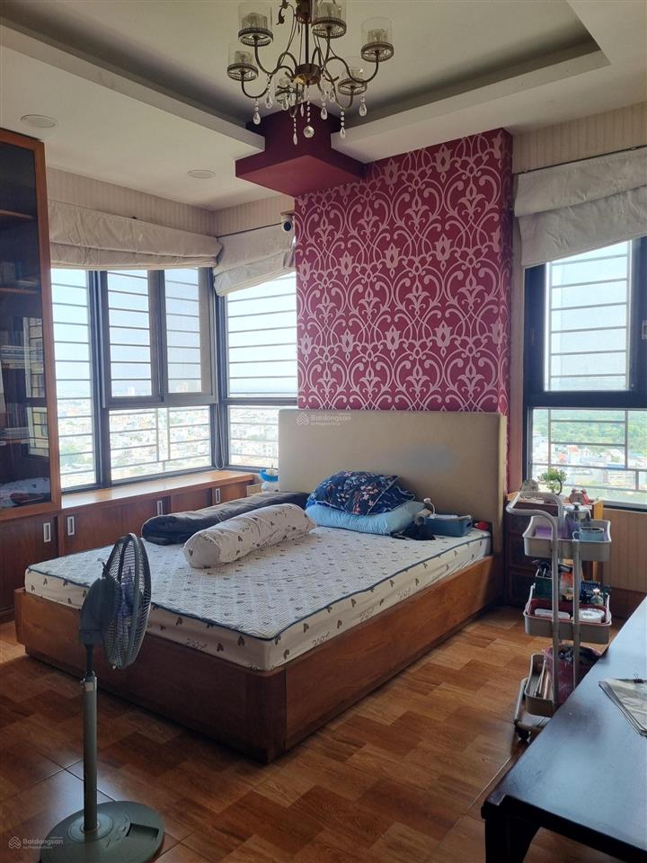 Căn hộ era căn góc view sông cực đẹp 161m2, 3pn, 4wc, 1 kho, giá 4tỷ6