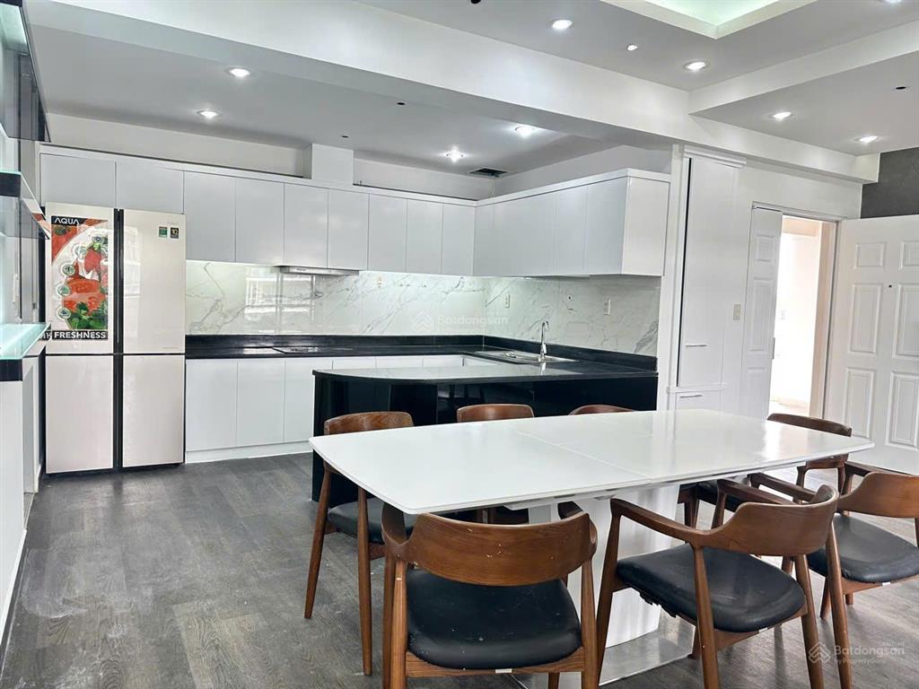 Cho thuê căn hộ sân vườn garden court 146m, 3pn, 2wc, giá 30triệu/tháng