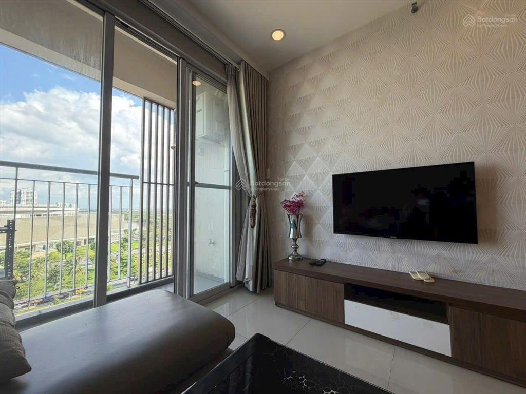 Bán nhanh căn 2pn, 2wc, diện tích 77m scenic valley kèm ô xe hơi, giá 6,2 tỷ