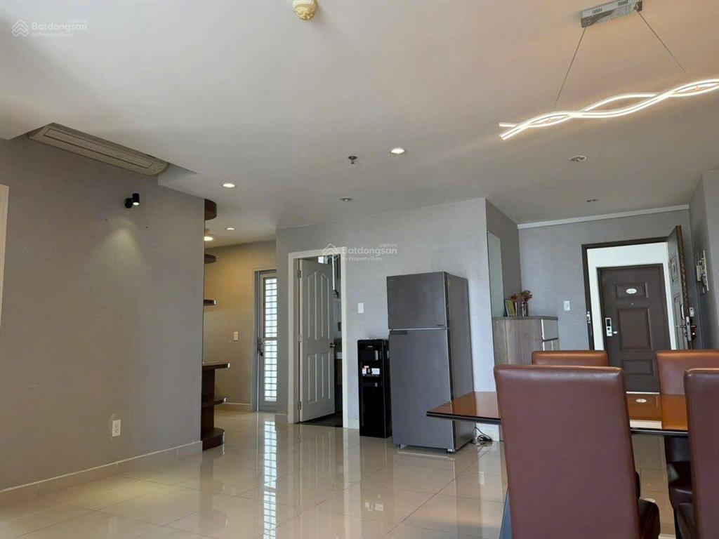 Bán nhanh căn 2pn, 2wc, diện tích 77m scenic valley kèm ô xe hơi, giá 6,2 tỷ
