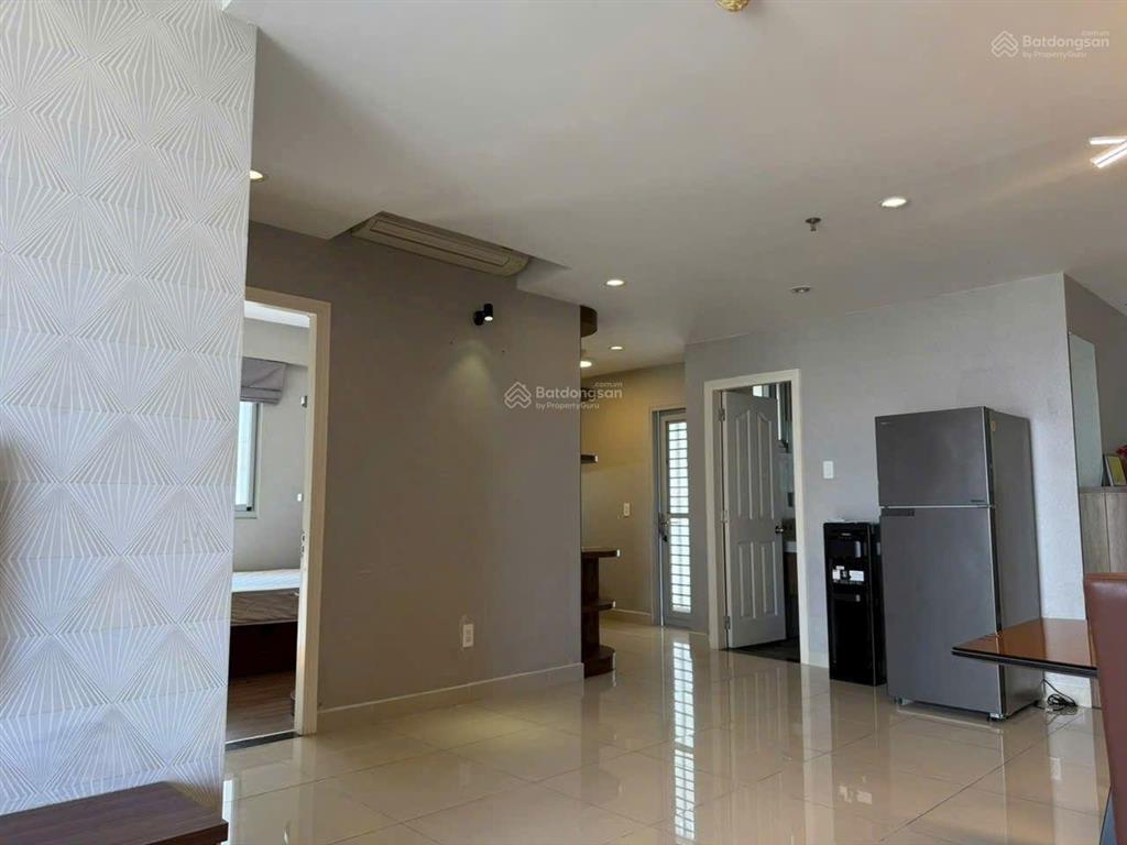 Bán nhanh căn 2pn, 2wc, diện tích 77m scenic valley kèm ô xe hơi, giá 6,2 tỷ