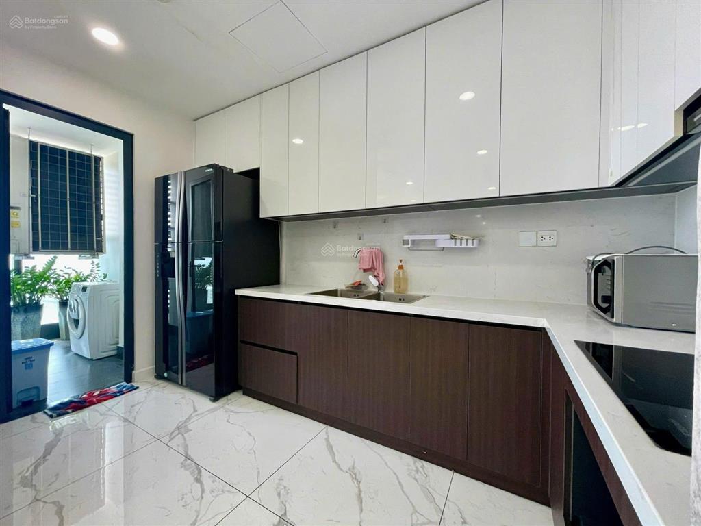 Bán căn hộ sunshine sky city căn góc  view sông, 132m, 4pn, 3wc, 1 kho, đang hđt 30 triệu/tháng
