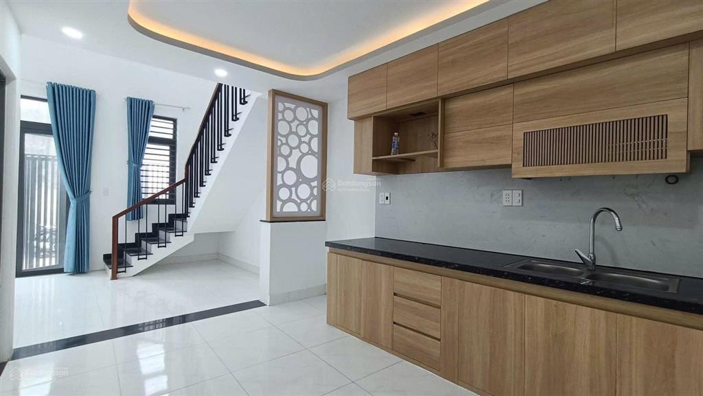 Bán nhà kiệt ô tô 87 hoàng văn thái gần trường đại học duy tân