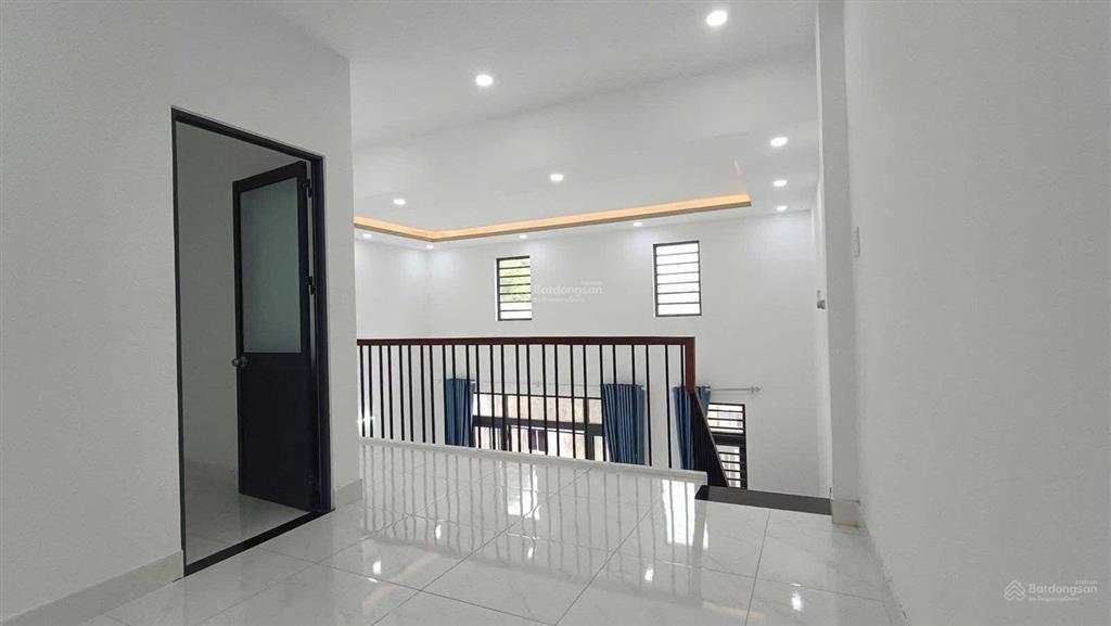 Bán nhà kiệt ô tô 87 hoàng văn thái gần trường đại học duy tân