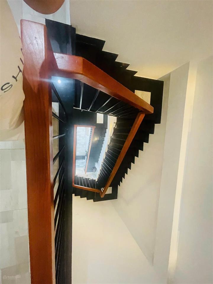 Bán nhà 4 tầng đường nguyễn trung trực  4 phòng ngủ  thuận tiện kinh doanh, mua bán