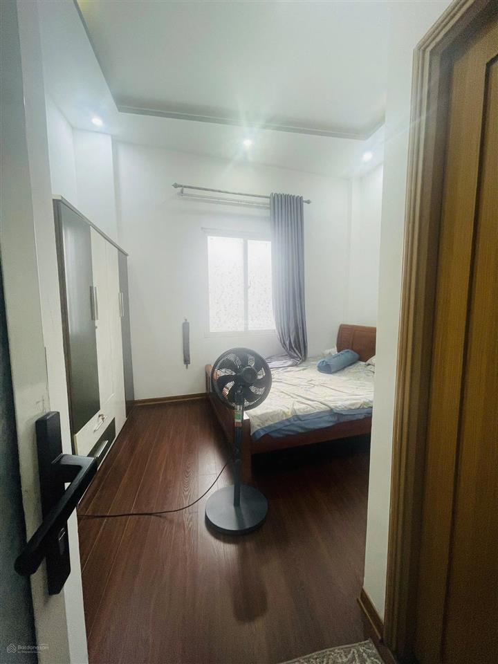 Bán nhà 4 tầng đường nguyễn trung trực  4 phòng ngủ  thuận tiện kinh doanh, mua bán