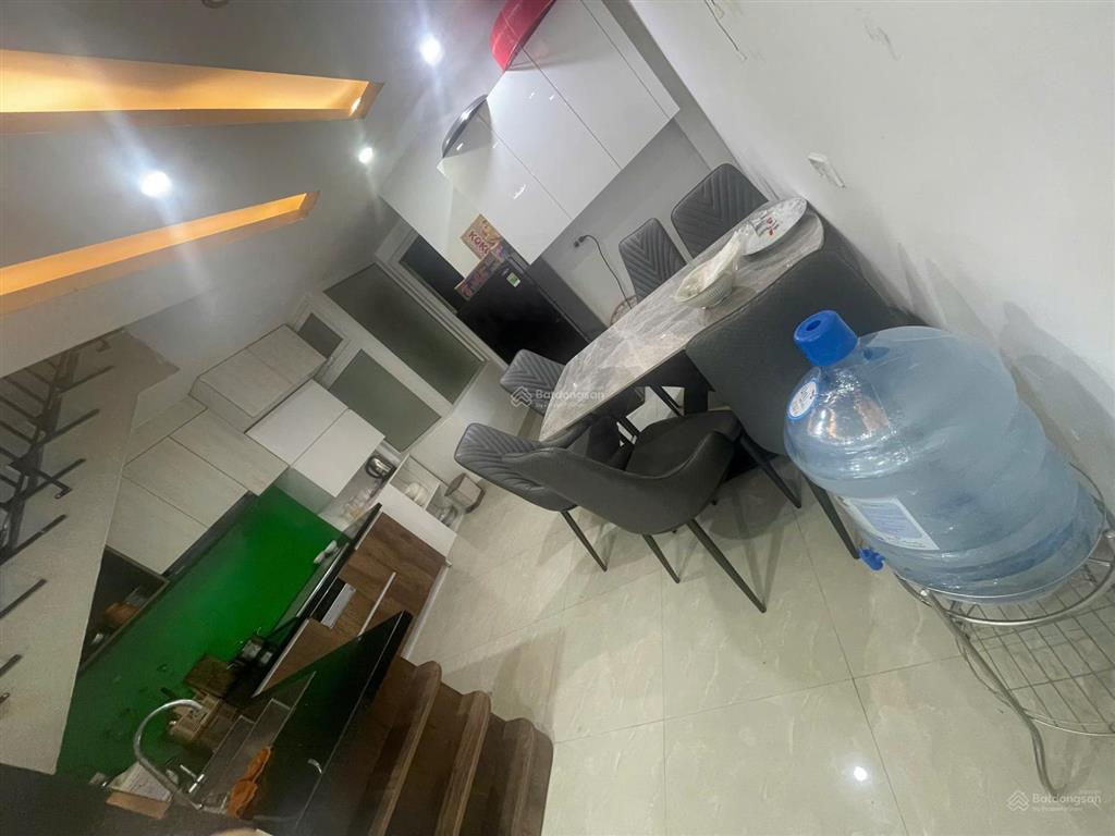 Bán nhà 4 tầng đường nguyễn trung trực  4 phòng ngủ  thuận tiện kinh doanh, mua bán