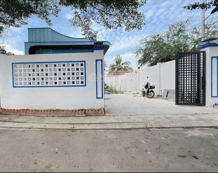 Giảm 300 triệu chính chủ cần bán gấp căn nhà vườn ngay chợ phú lạc trịnh quang nghị shr