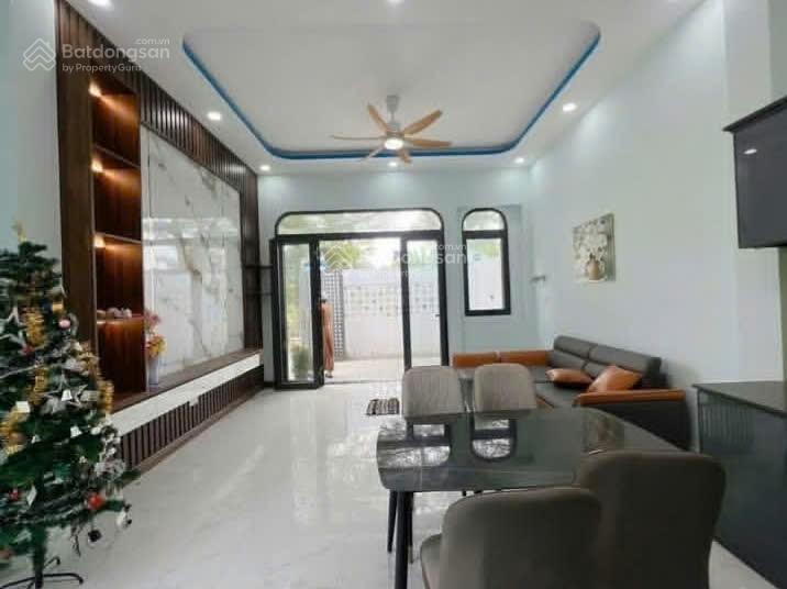 Giảm 300 triệu chính chủ cần bán gấp căn nhà vườn ngay chợ phú lạc trịnh quang nghị shr