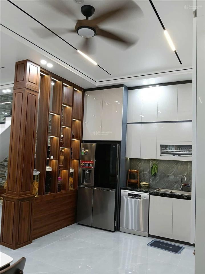 Cần bán gấp trong tuần căn nhà trịnh quang nghị  shr