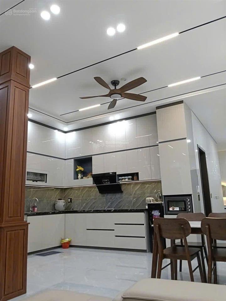 Cần bán gấp trong tuần căn nhà trịnh quang nghị  shr