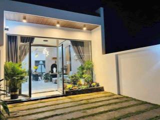 Chính chủ cần bán gấp căn nhà ngay mặt tiền đường trịnh quang nghị  shr