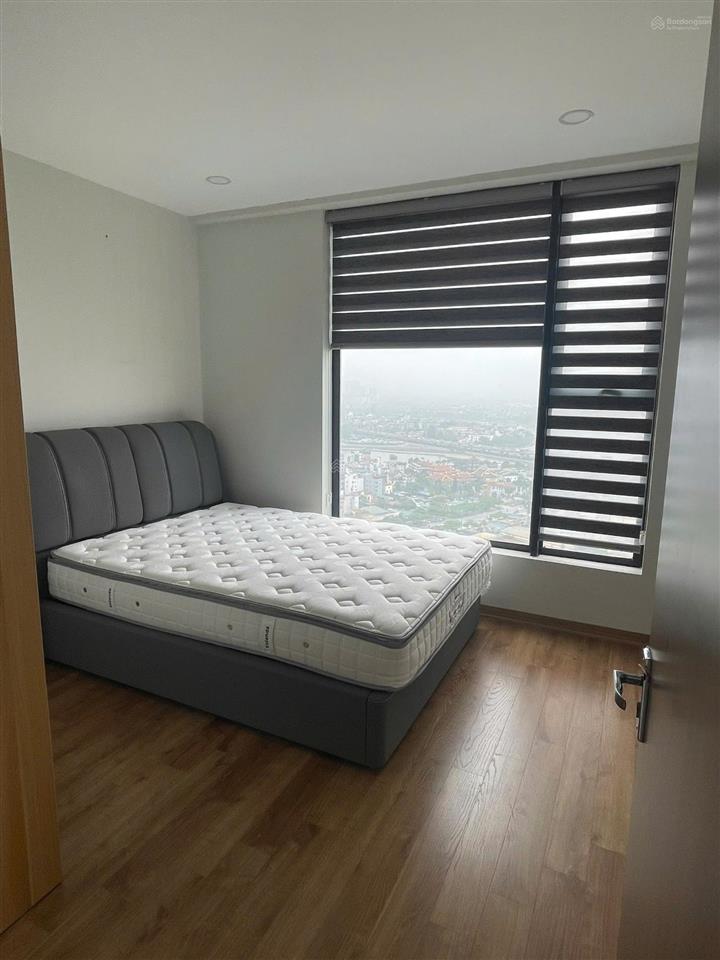 Cho thuê căn hộ 3 ngủ full nội thất mới