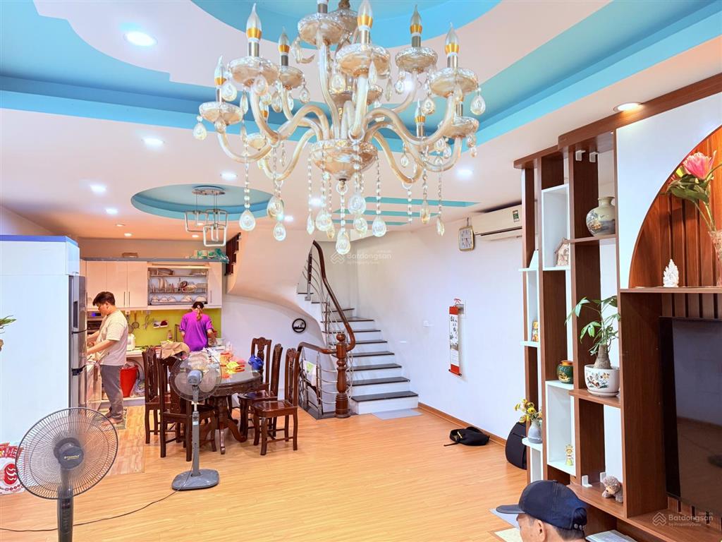 Một căn duy nhất phân lô vỉa hè vạn phúc hà đông 50m 5 tầng ô chờ thang máy, ô tô đỗ ngày đêm