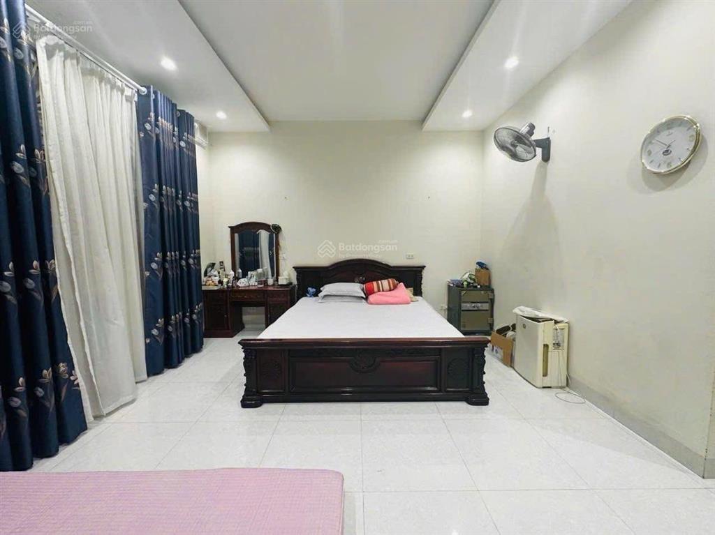 Bán gấp giá rẻ nhà vạn phúc hà đông  50m 5 tầng thang máy phân lô vỉa hè, ô tô đỗ cửa vài chiếc