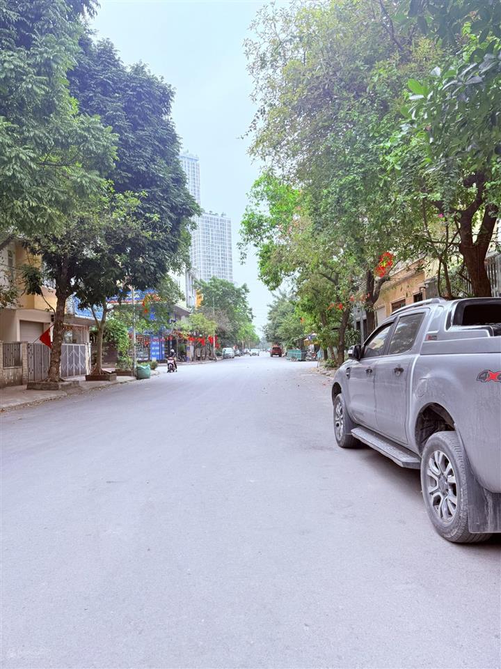 Bán gấp nhà ngay aeon phân lô vỉa hè 50m 7 tầng thang máy dương nội hà đông, kinh doanh vị trí đẹp.