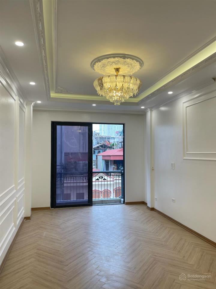 Bán gấp nhà 42m 5 tầng thang máy ngõ thông ô tô kđt văn khê hà đông vị trí đẹp view thoáng sáng